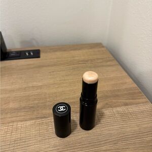 CHANEL Cream Highlighter Stick Sleek Design